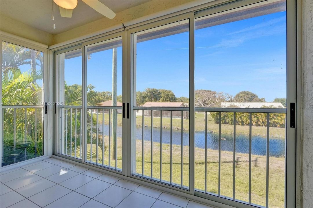 Recently Sold: $289,000 (2 beds, 2 baths, 1283 Square Feet)