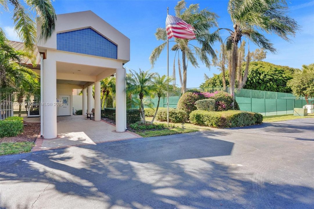 Recently Sold: $289,000 (2 beds, 2 baths, 1283 Square Feet)