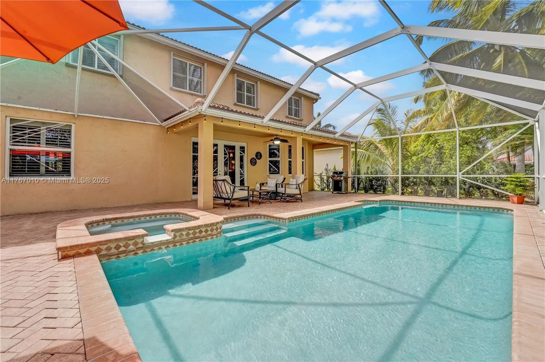 Недавно продано: $950,000 (5 спален, 4 ванн, 2798 Квадратных фут)