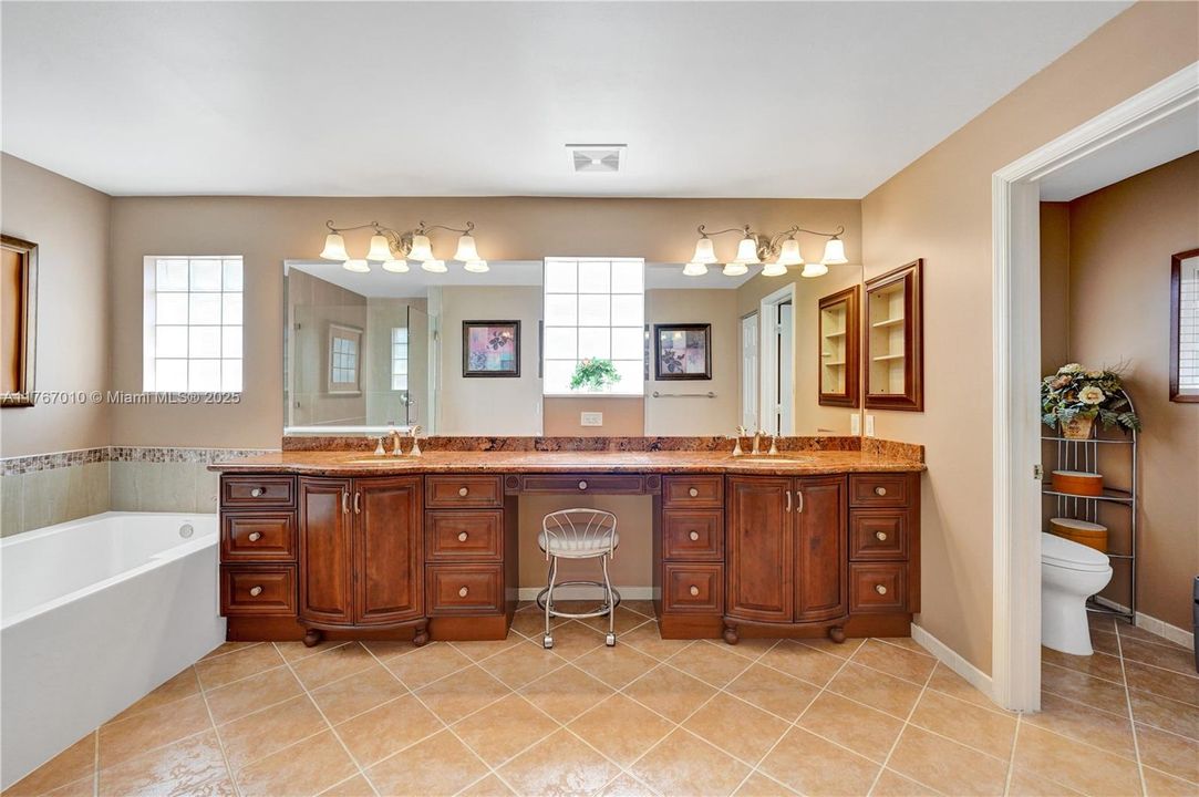 Недавно продано: $950,000 (5 спален, 4 ванн, 2798 Квадратных фут)