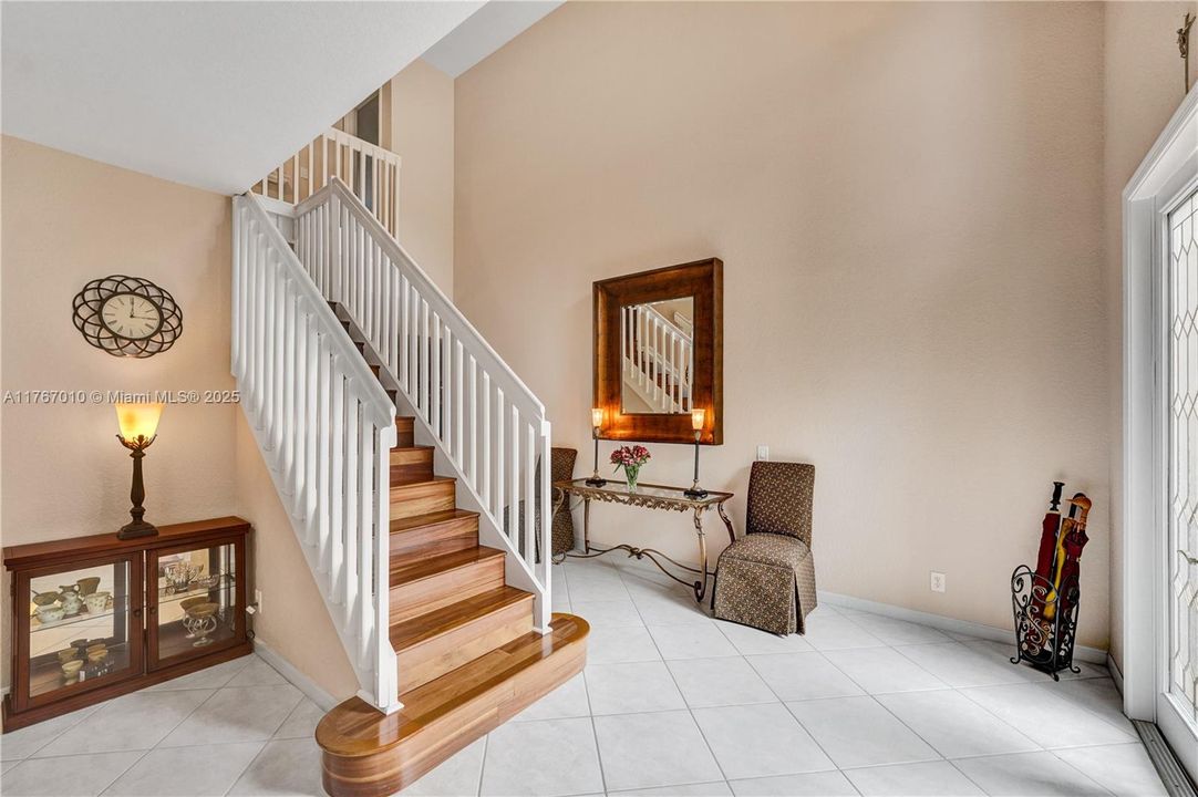 Недавно продано: $950,000 (5 спален, 4 ванн, 2798 Квадратных фут)