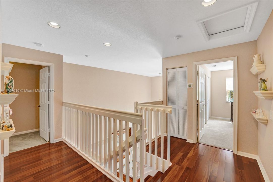 Недавно продано: $950,000 (5 спален, 4 ванн, 2798 Квадратных фут)