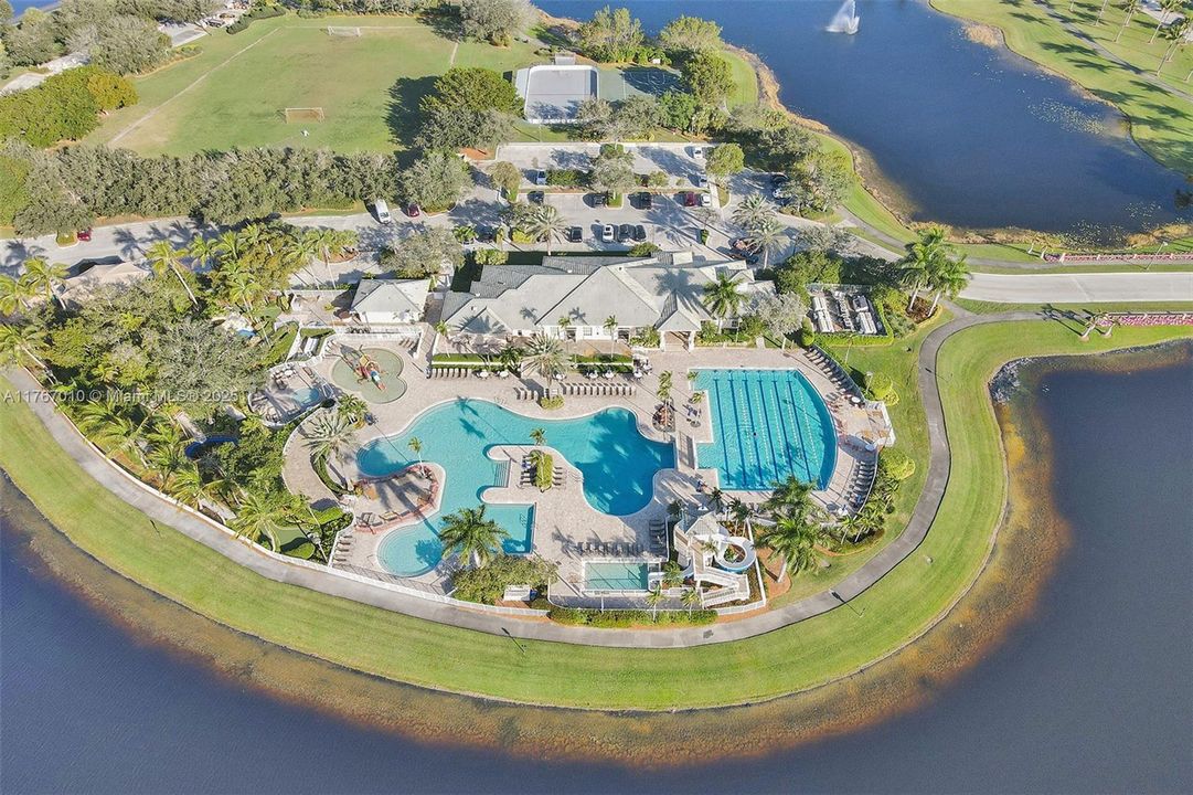 Недавно продано: $950,000 (5 спален, 4 ванн, 2798 Квадратных фут)