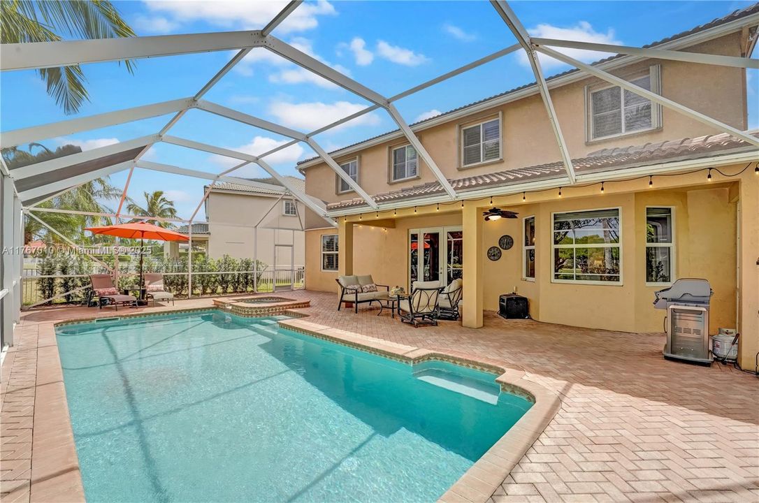 Недавно продано: $950,000 (5 спален, 4 ванн, 2798 Квадратных фут)