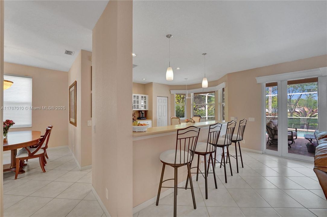 Недавно продано: $950,000 (5 спален, 4 ванн, 2798 Квадратных фут)