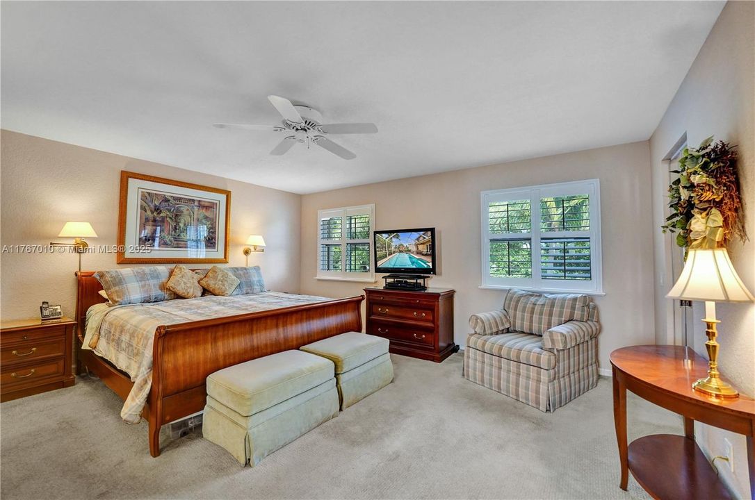 Недавно продано: $950,000 (5 спален, 4 ванн, 2798 Квадратных фут)