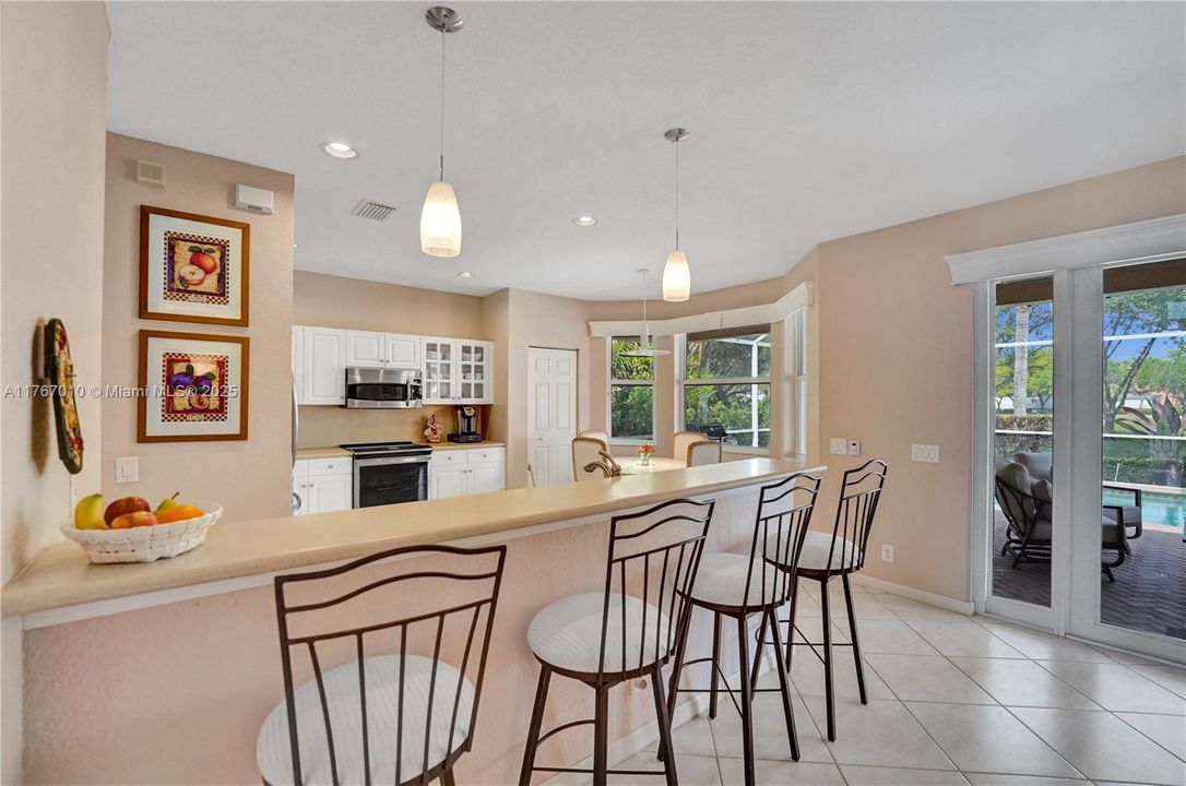 Недавно продано: $950,000 (5 спален, 4 ванн, 2798 Квадратных фут)