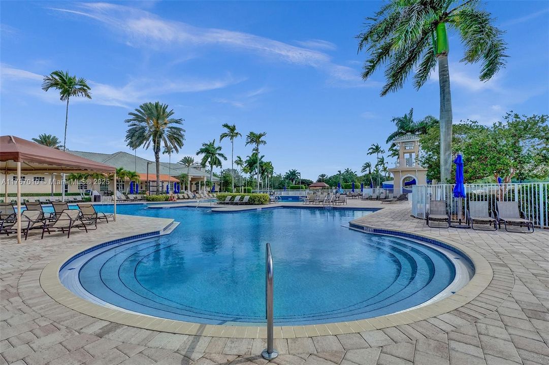 Недавно продано: $950,000 (5 спален, 4 ванн, 2798 Квадратных фут)