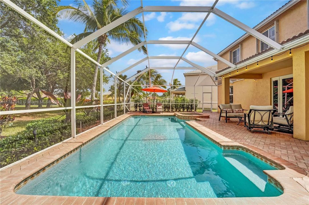 Недавно продано: $950,000 (5 спален, 4 ванн, 2798 Квадратных фут)