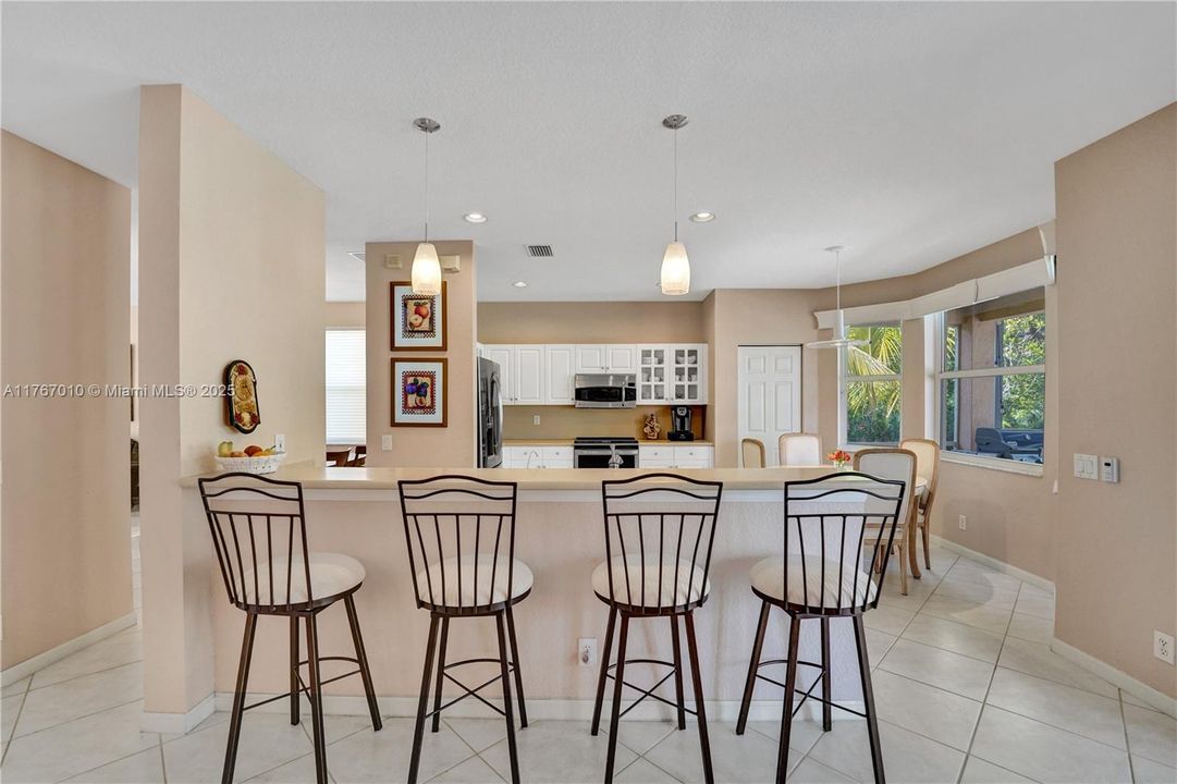 Недавно продано: $950,000 (5 спален, 4 ванн, 2798 Квадратных фут)