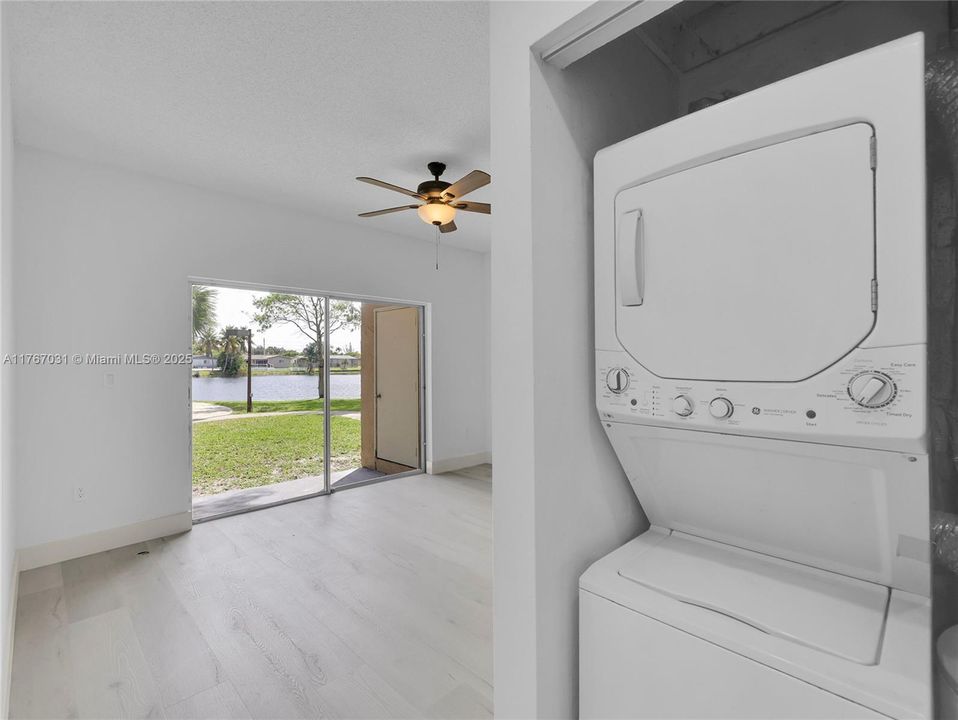 Recently Sold: $220,000 (1 beds, 1 baths, 628 Square Feet)