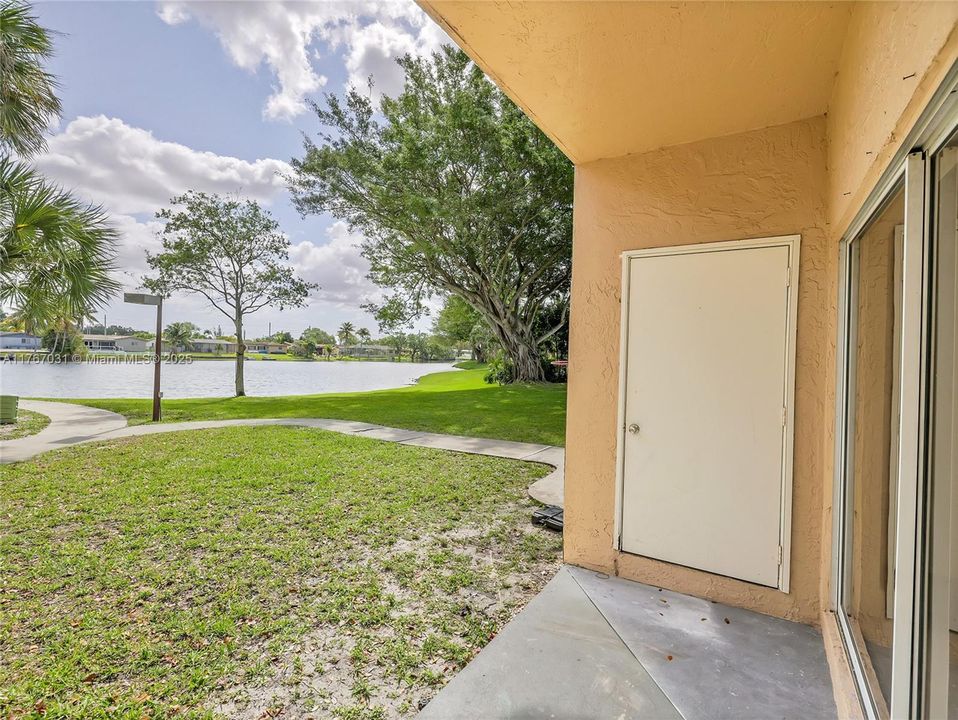 Recently Sold: $220,000 (1 beds, 1 baths, 628 Square Feet)