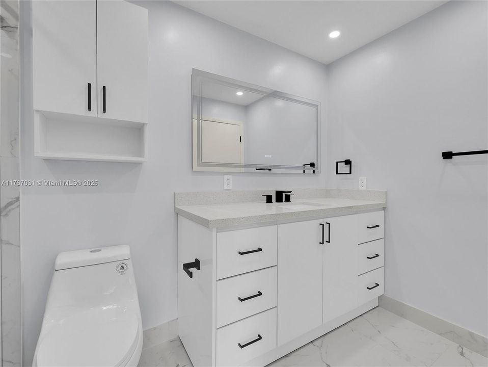 Recently Sold: $220,000 (1 beds, 1 baths, 628 Square Feet)