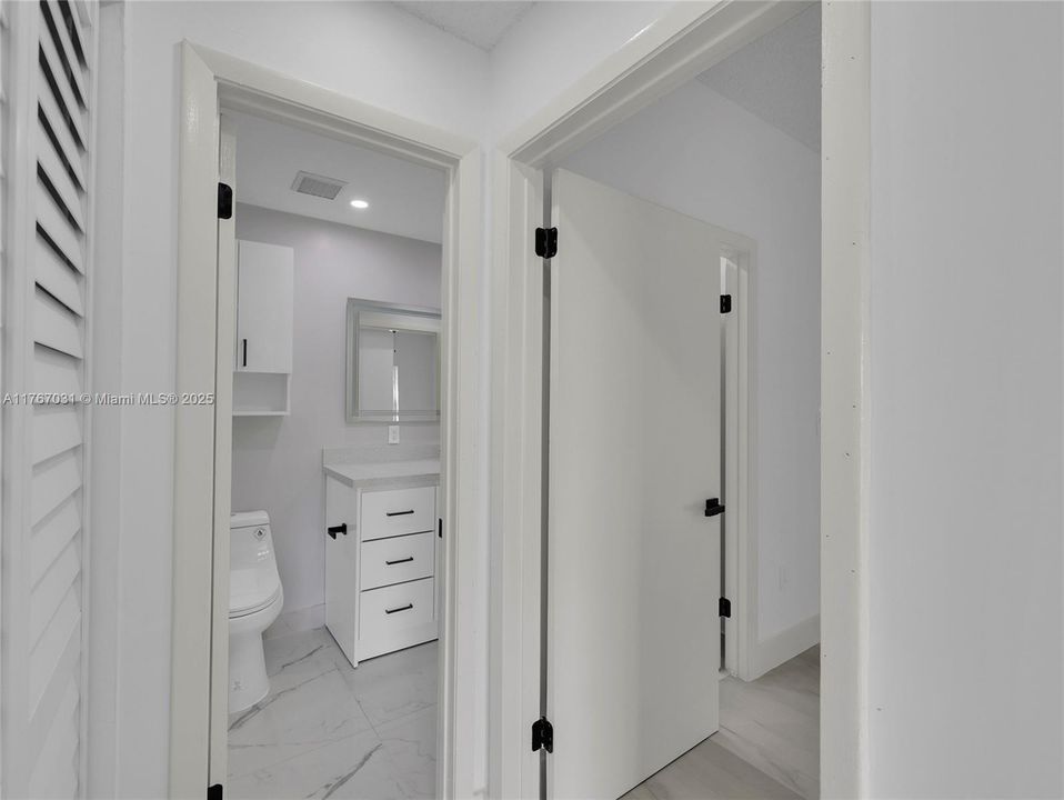 Recently Sold: $220,000 (1 beds, 1 baths, 628 Square Feet)