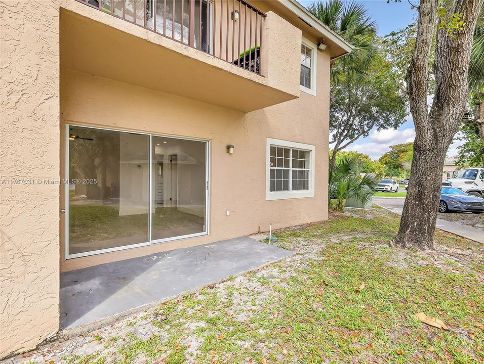 Recently Sold: $220,000 (1 beds, 1 baths, 628 Square Feet)