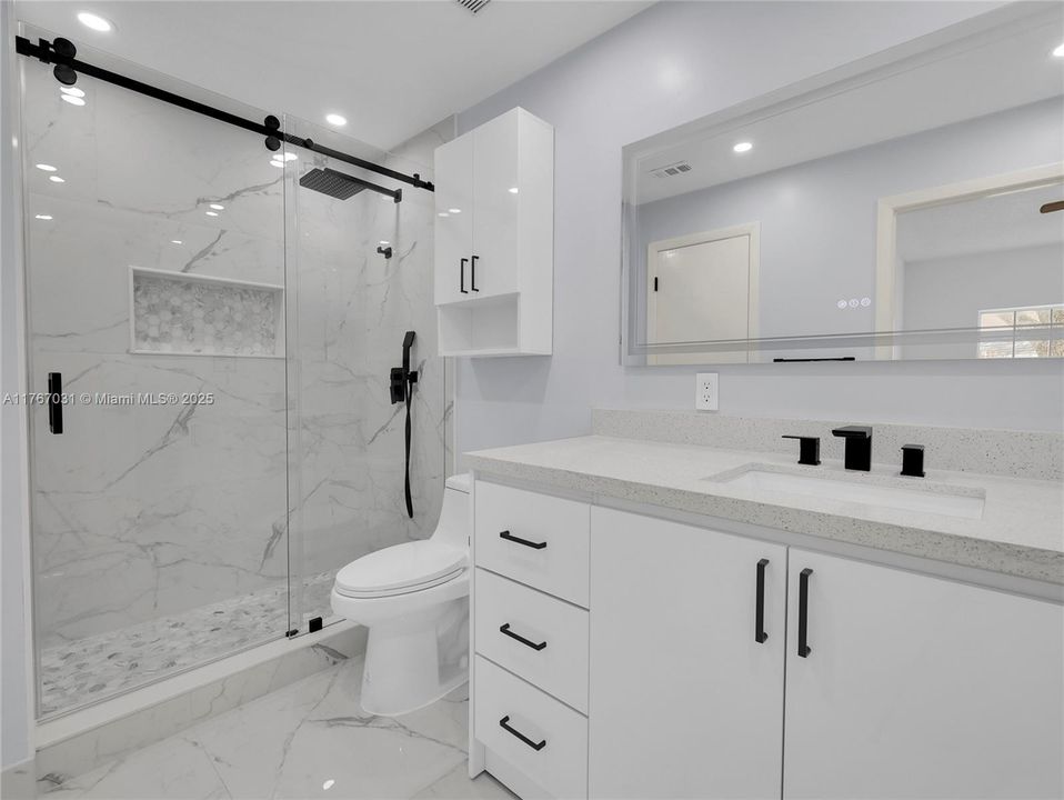 Recently Sold: $220,000 (1 beds, 1 baths, 628 Square Feet)