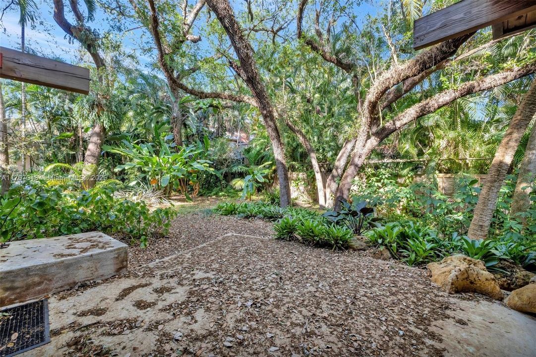 待售: $1,300,000 (4 贝兹, 2 浴室, 2193 平方英尺)