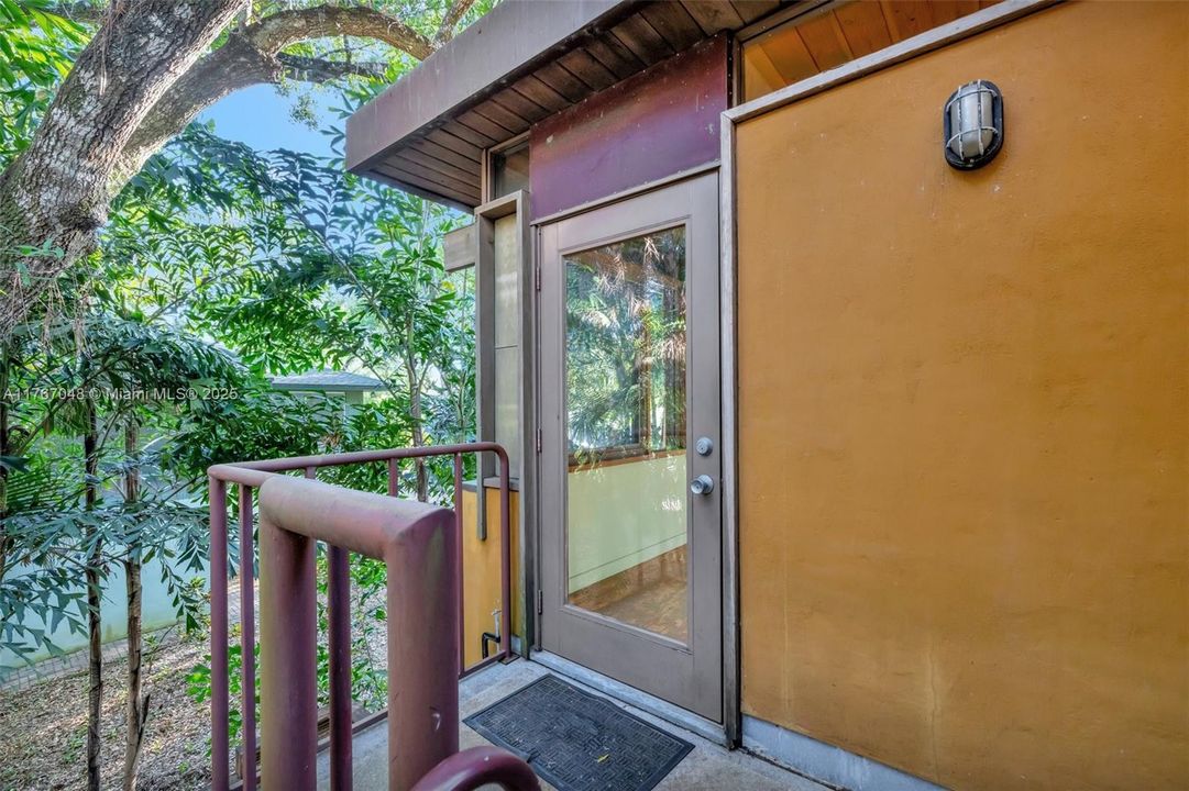 待售: $1,300,000 (4 贝兹, 2 浴室, 2193 平方英尺)