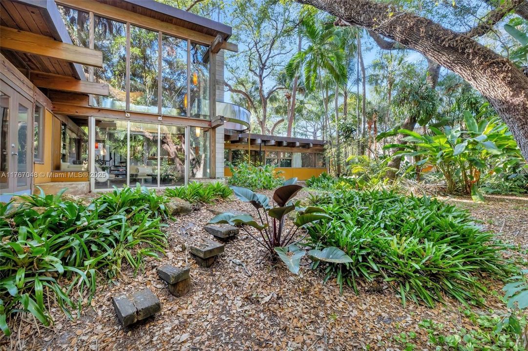 待售: $1,300,000 (4 贝兹, 2 浴室, 2193 平方英尺)