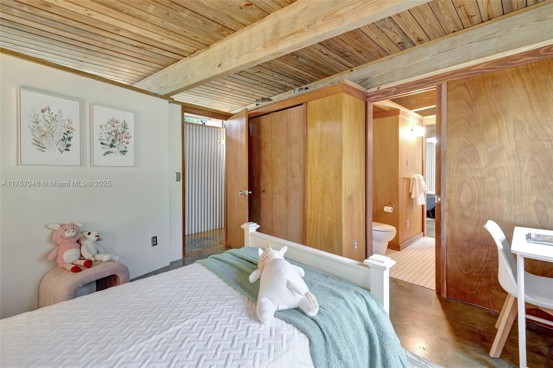 待售: $1,300,000 (4 贝兹, 2 浴室, 2193 平方英尺)