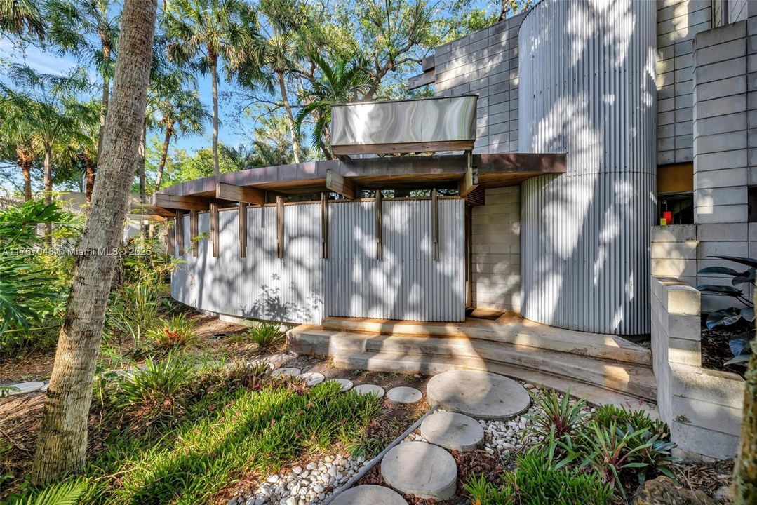 待售: $1,300,000 (4 贝兹, 2 浴室, 2193 平方英尺)