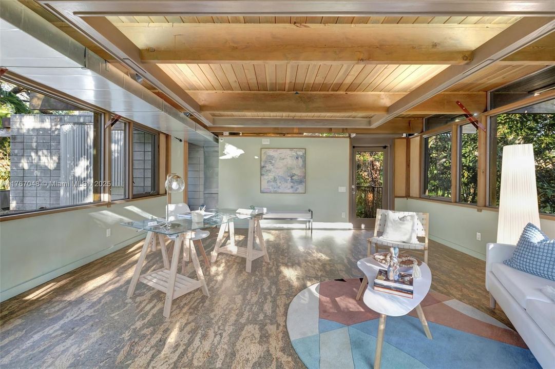 待售: $1,300,000 (4 贝兹, 2 浴室, 2193 平方英尺)