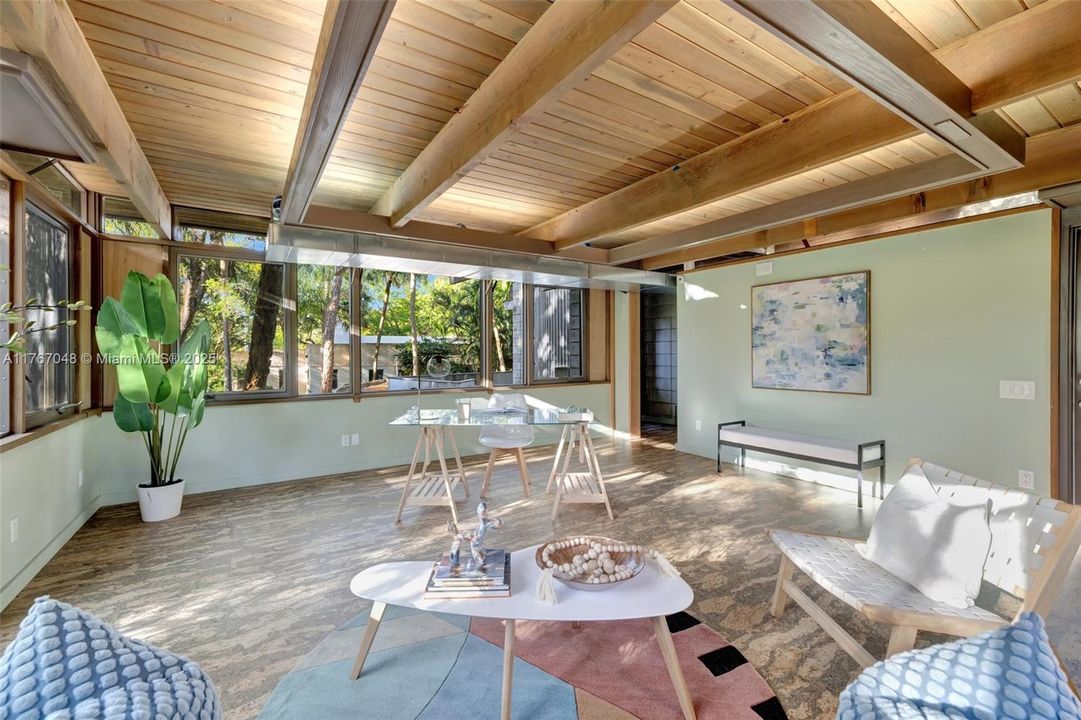 待售: $1,300,000 (4 贝兹, 2 浴室, 2193 平方英尺)