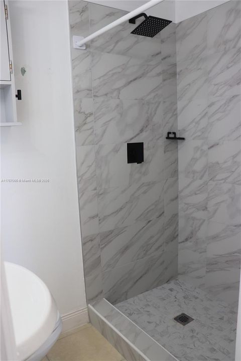 Recently Sold: $315,000 (2 beds, 1 baths, 749 Square Feet)