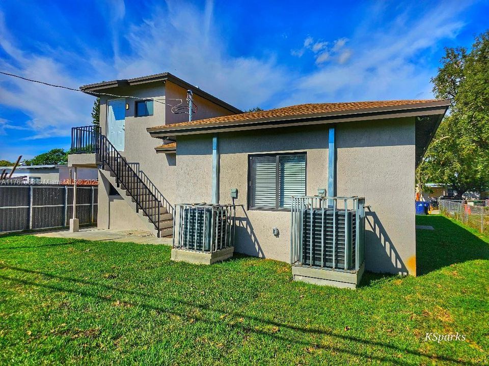 Vendido Recientemente: $575,000 (4 camas, 4 baños, 1755 Pies cuadrados)