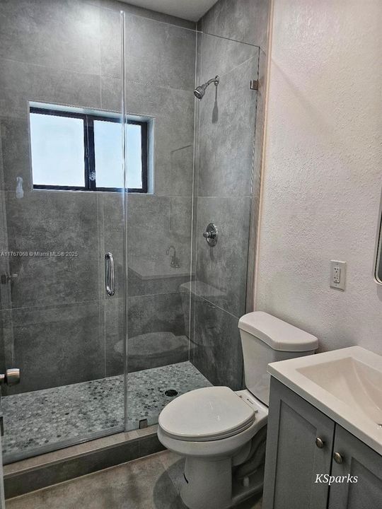 Vendido Recientemente: $575,000 (4 camas, 4 baños, 1755 Pies cuadrados)