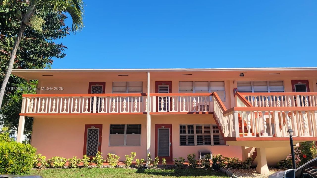 待售: $79,900 (1 贝兹, 1 浴室, 585 平方英尺)