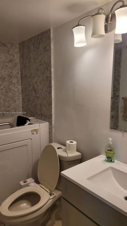 待售: $79,900 (1 贝兹, 1 浴室, 585 平方英尺)