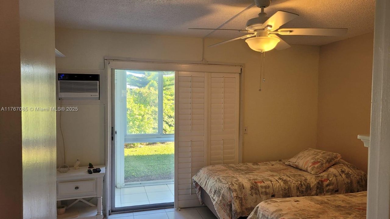 待售: $79,900 (1 贝兹, 1 浴室, 585 平方英尺)