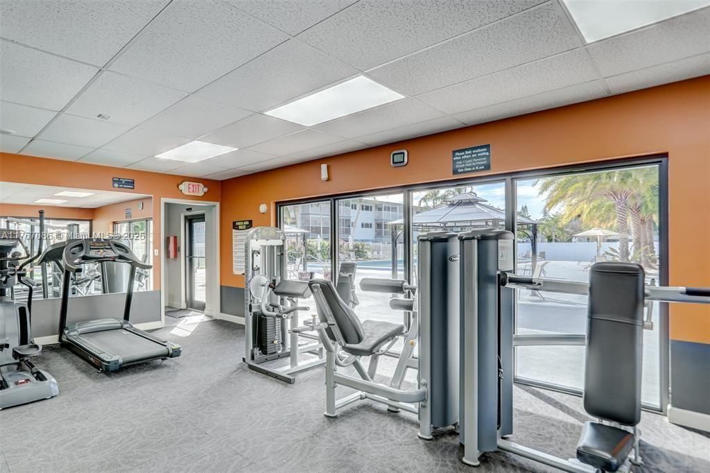 For Sale: $149,900 (2 beds, 2 baths, 992 Square Feet)