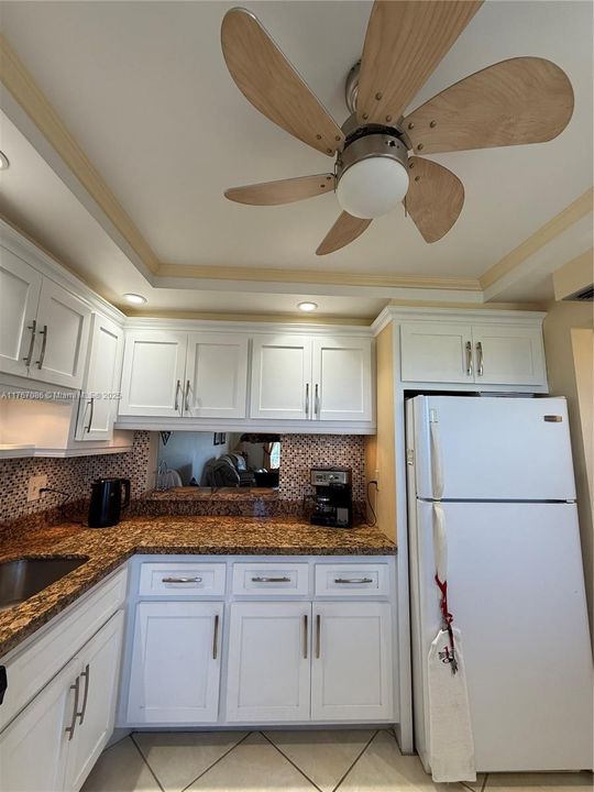 For Sale: $149,900 (2 beds, 2 baths, 992 Square Feet)