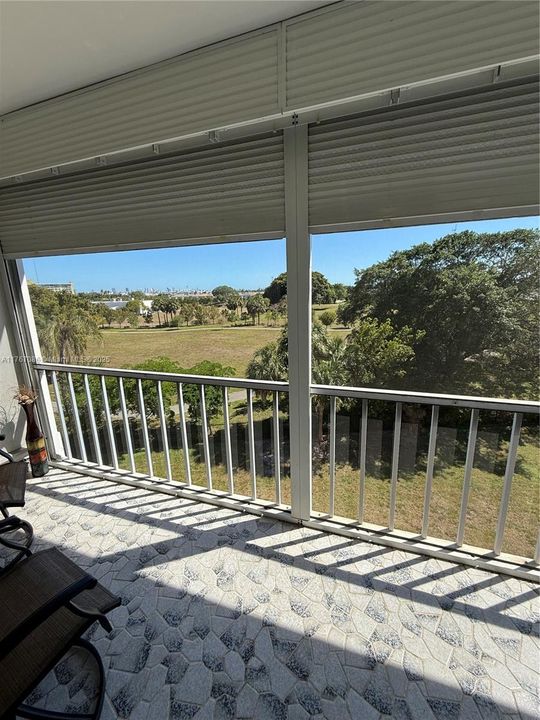 For Sale: $149,900 (2 beds, 2 baths, 992 Square Feet)