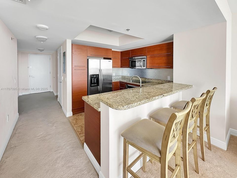 最近售出: $297,900 (2 贝兹, 2 浴室, 954 平方英尺)