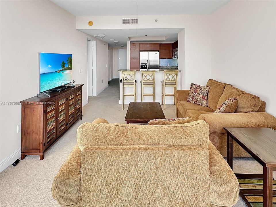 最近售出: $297,900 (2 贝兹, 2 浴室, 954 平方英尺)