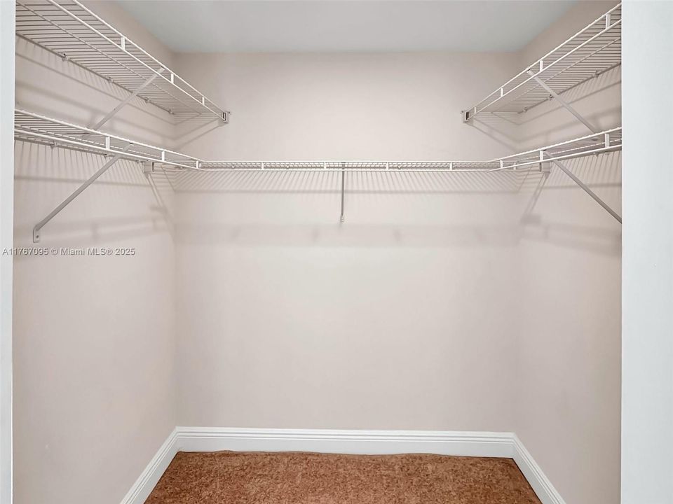 最近售出: $297,900 (2 贝兹, 2 浴室, 954 平方英尺)