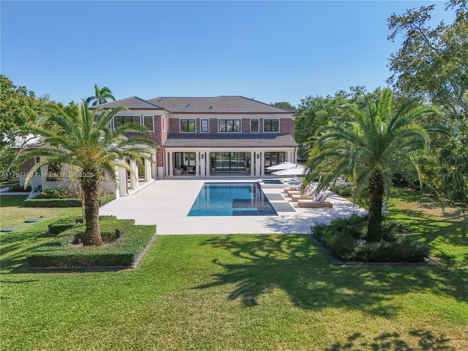 Recently Sold: $11,490,000 (7 beds, 8 baths, 7102 Square Feet)