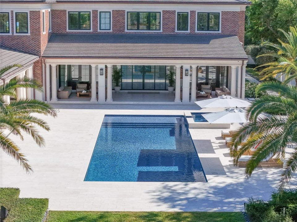 Recently Sold: $11,490,000 (7 beds, 8 baths, 7102 Square Feet)