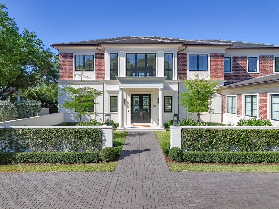 Recently Sold: $11,490,000 (7 beds, 8 baths, 7102 Square Feet)