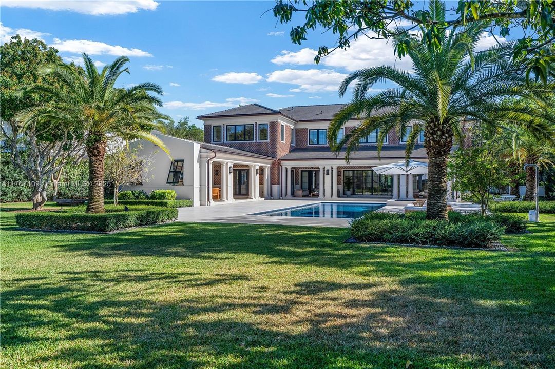 Recently Sold: $11,490,000 (7 beds, 8 baths, 7102 Square Feet)