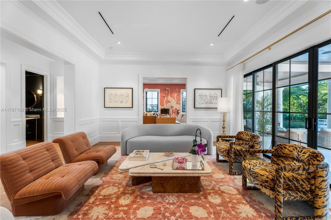 Recently Sold: $11,490,000 (7 beds, 8 baths, 7102 Square Feet)