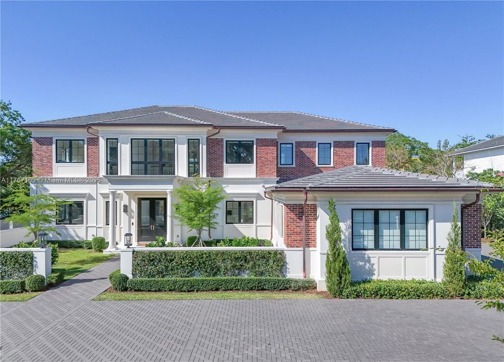 Recently Sold: $11,490,000 (7 beds, 8 baths, 7102 Square Feet)