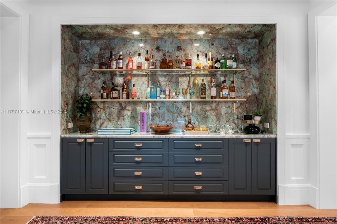 Recently Sold: $11,490,000 (7 beds, 8 baths, 7102 Square Feet)