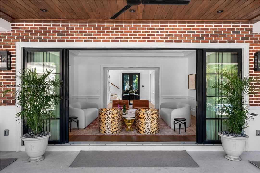 Recently Sold: $11,490,000 (7 beds, 8 baths, 7102 Square Feet)