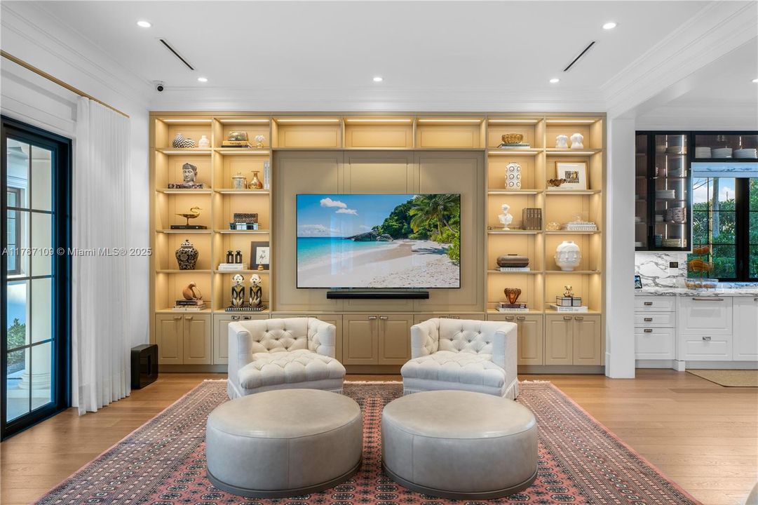 Recently Sold: $11,490,000 (7 beds, 8 baths, 7102 Square Feet)