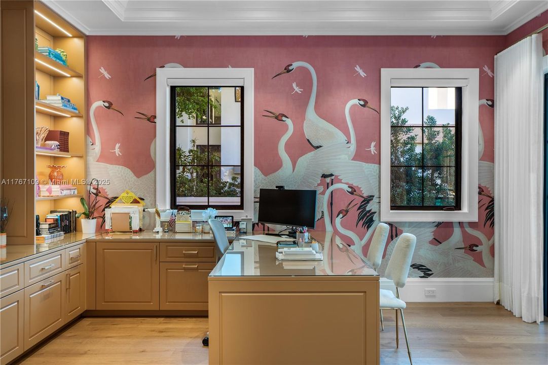 Recently Sold: $11,490,000 (7 beds, 8 baths, 7102 Square Feet)