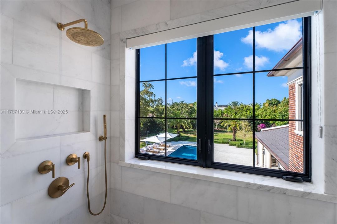 Recently Sold: $11,490,000 (7 beds, 8 baths, 7102 Square Feet)